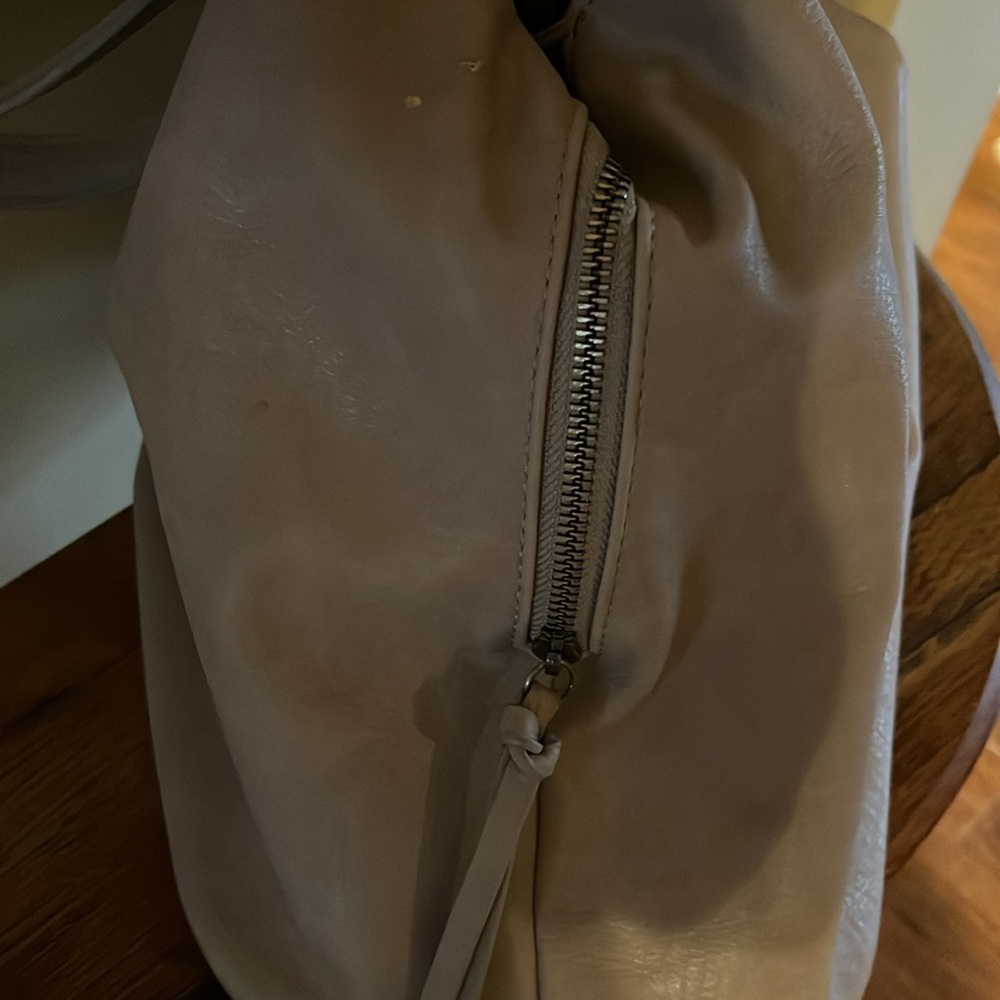 Satchel - Picture 4 of 7